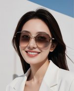 尼龙系列 Lv大框太阳镜墨镜经典的方框设计 不挑脸型 无论搭配大衣还是连衣裙都非常显气质尼龙镜片预防紫外线 型号 L1612