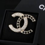小香 Chanel 火爆 胸针 最高代购级别 最具味道的满钻胸针Brooch 实物赞爆了 随便你想别哪里 别外套 西装 鞋子 领口 帽子 你能想象得到 它都能给