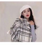 新款 搭配利器 香奈儿系列货 专供vip 产品 顶级苏格兰进口绵羊毛 纹路织法使围巾赋有弹性且柔软亲肤 无比的高贵优雅 知性的款式 简洁大气的设计 绝对的不是花