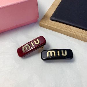 miu Miu缪缪 miumiu发夹 新款Miu小号 弹簧夹边夹刘海夹日常精致小单品 气质百搭小仙女必入单品 宝藏款 闭眼入推荐款 单个