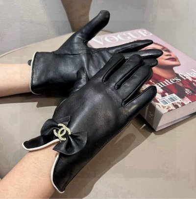 2025新款独家首发触屏手套 Chanel香奈儿 原单品质 官网同步女士新款高档羊皮手套女神首选 不可错过百分百选用进口羊皮 皮质细腻柔软 认准进口羊皮特有手感