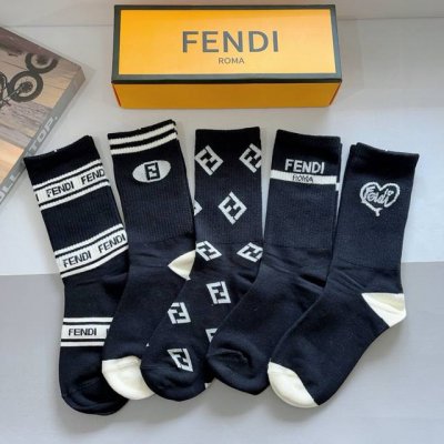 配包装 一盒5双 fendi 芬迪 字母双 爆款小腿长筒袜 纯棉面料 专柜同款 纯棉面料 实用好穿 柔软透气 时尚百搭款 大牌出街