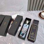 Hepburcat 赫本猫 天生娇贵 气质非凡 时尚指数爆表 不论晴天雨天使用都相得益彰 使用进口Uv防紫外线伞面 超轻铝合金伞骨 风格鲜明 充满了独特的美感