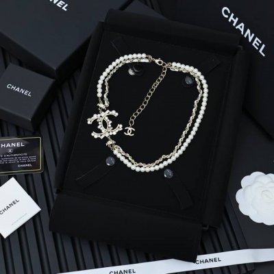 chanel双层珍珠项链 羊皮不规则满钻双C美的很明显这个项链真的好看珍珠十皮链