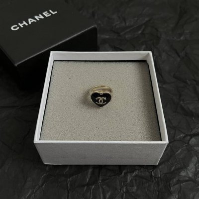 Chanel香奈儿 中古 戒指小香家的款式真心无需多介绍每一款都超好看，精致大方，非常显 戒指7.8.妈