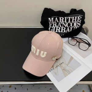 配防尘袋. Miumiu缪缪 新款牛仔订单款刺绣棒球帽大牌款超好搭配 赶紧入手