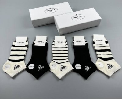 春夏新款重磅出新拉prada 普拉达 专柜同步新款热销产品之一精梳棉质量一盒5双入今年大火