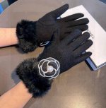 Chanel 香奈儿秋冬懒兔毛羊毛手套值得对比同款不同品质，秒杀市场差产品，羊毛十懒兔毛内里加绒 经典不过时款.喜欢可以入手了，这种品质的今年用了明年还能用 配