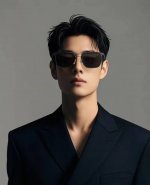 gucci 2025新款男女情侣款太阳镜 超轻超有弹性整幅眼镜 重要的是压不坏 高清镜片、精湛的工艺 原版材料 休闲大气不挑人的一款太阳镜 戴出去超级大牌 特别