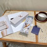 Louis Vuitton 路易威登 新款 五折手开折叠伞 超轻口袋 仅18Cm 热卖款 时尚指数爆表 无论晴天雨天使用都相当益彰 原单代工厂p级别品质 超轻铝