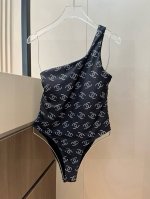 chanel 香奈儿连体泳衣 适合多种场景的游泳衣♀海边 游泳池 温泉 水上乐园 漂流都可以内搭也完全可以 连体设计遮肉显高挑 腹部有点肉肉也不影响咱美美的 背