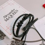 新款Alexander Mcqueen 亚历山大 麦昆 牛皮手链 专柜一致原版定制 骨子里那种叛逆浮夸朋克可内心又向往着美好的焦虑 对美的另一种诠释 男士火爆款