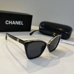chanel香奈儿猫眼怎么搭都不会出错我好爱！ 墨镜潮流王 果真每次都不会让我失望 男女都可以戴噢~ 最百搭的黑色款式！