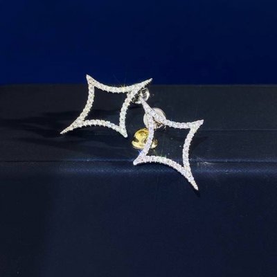 无标小众设计闪耀轻奢时尚镂空满钻星芒光芒耳钉 黄铜材质 银色 尺寸约1.77Cm*2.43Cm*0.2Cm 重约2.93G