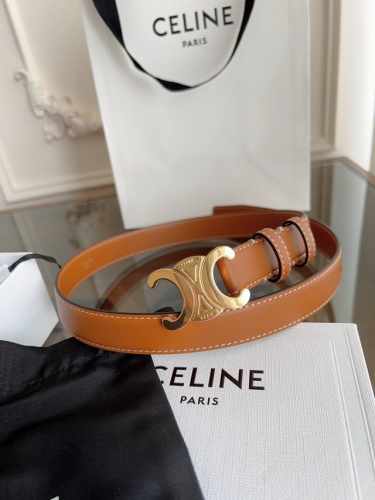 赛琳 Celine女士皮带，小牛皮质感搭配独特凯旋门扣，颜色土黄粽 宽2.4Cm 低调中暗藏奢华，轻松点亮穿搭 。手工缝制