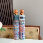 爱马仕 Herm S 新款 极品H家三折自动伞重磅呈现 以其精湛的工艺技术和源源不断的想像力 新涂层技术伞布 带来令人惊喜的遮光效果 让防晒及隔热性能更优保障