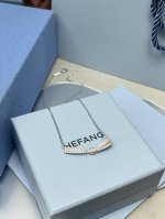 新品Hefang何方飘带蝴蝶结项链。