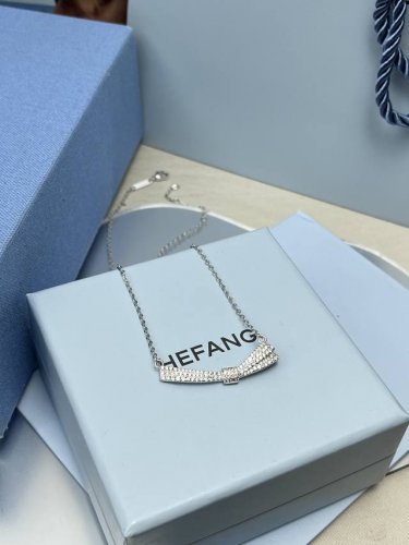 新品Hefang何方飘带蝴蝶结项链。