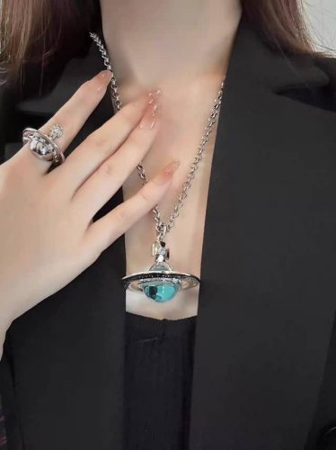 经典大号大土星项链 项链Vivienne Westwood西太后土星项链 英国时装设计师 时装的朋克之母 时尚潮流风格 品质强大 超美的设计 简约大气刺绣Log