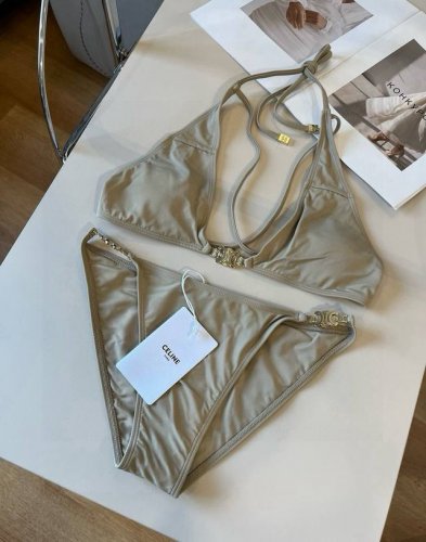 loewe罗意威 新款比基尼适合多种场景的游泳衣♀海边 游泳池 温泉 水上乐园 漂流都可以内搭也完全可以 连体设计遮肉显高挑 腹部有点肉肉也不影响咱美美的 背面