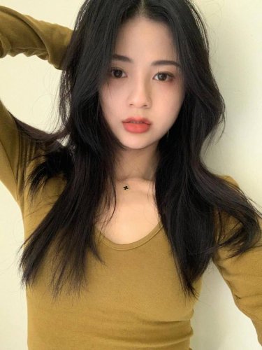 v金镀咪金Vca迷你四叶草项链高级黑玛瑙 此系列设计灵动，线条流畅，易于佩戴。展现无限搭配的可能，为每一位女性的生活带来丰富多样的风姿。