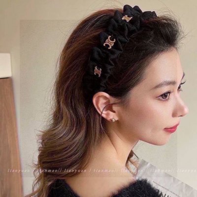特 P60 配专柜包装 Celine 赛琳 最新发箍 小仙女快入手 特殊材质 不嘞头 可盐可甜～