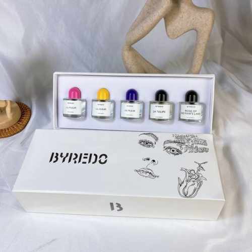 专柜品质 Q版百瑞德彩花五件套香水小样7.5Ml五件套！7.5Ml×5，喷头滴抹式，味道分别为:粉色青春之花，黄色青春之花，紫色青春之花，郁金香，无人区