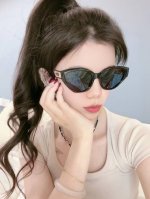 P80 Gucci 2025开春新款 潮流爆款 时尚小框太阳镜 高品质 佩戴舒适 网红潮款墨镜 型号：G5983