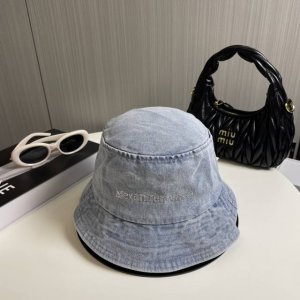 Aiexanderwang春夏新品上架 独家实拍 简单又高级的一款渔夫帽 洗水牛仔面料 超级柔软 字母印钻Logo 简约时尚
