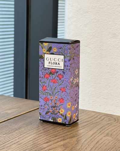 专柜品质 香水也可以多巴胺鲜艳的颜色带来明快活力好心情，香水当然也要多巴胺一下！全新古驰绮梦木兰带着迷人的紫色，把木兰香气演绎成今夏的多巴胺一份子，是让人欲罢不