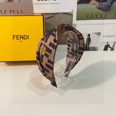 特 P60 配专柜包装 Fendi 芬迪 最新Ff发箍 小仙女快入手 特殊材质 不嘞头 可盐可甜