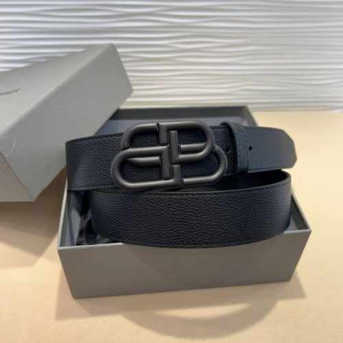 巴黎世家 Balenciaga 宽度2.5Cm 是法国的奢侈品牌，作为时尚界最具影响力品牌之一的地位。设计师源于：都市时尚潮流独特的设计风格，采用进口小牛皮制作