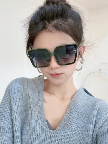 Dior-迪奥 2025开春新款 潮流爆款 时尚方框偏光太阳镜 高品质 佩戴舒适 网红潮款墨镜 女士高清偏光太阳镜 高品质Tr镜框 型号：Cd7129