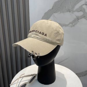 balenciaga巴黎世家新款Logo棒球帽 很酷的色系 男女佩戴都有不同Style 第一批抢先出货 巴黎粉必入款
