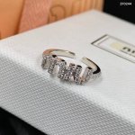miumiu 新款戒指原单品质 精致小物件必备 一年四季都可配戴 细节中提升衣品 提升质感 优雅气质 时髦精收藏款 日常通勤精致