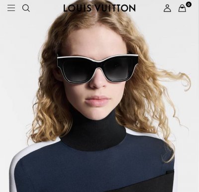 全网都在找的墨镜 Louis Vuitton 也出了熊猫眼镜 黑白拼色非常百搭 辣妹绝美墨镜不容错过 Mod：Z2645 Size：56-18-145