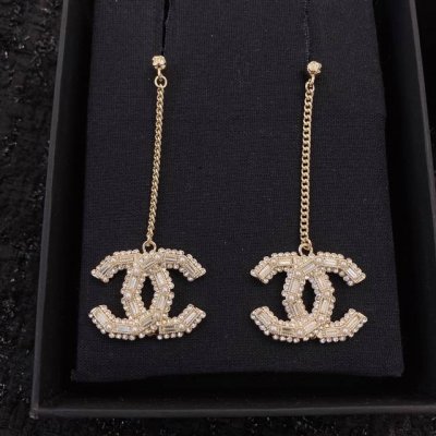 香奈儿耳钉热销款爆上新一致Zp,专柜正品 Chanel22 绝美满钻双C流苏耳环 小珍珠和施华洛世奇方钻拼接，实物超级闪超美！ 特别精致还巨显气质