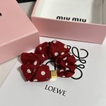 特 单个 配全套包装 miumiu 缪缪 爆款真丝发圈 专柜款出货 一看就特别高档 超级百搭 必须自留