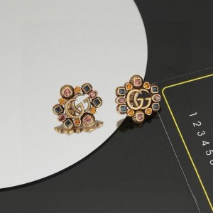 Gucci 古驰 耳钉 高端 打造 美到哭 因为是限量版 你根本无法在店内看到现货 现货一到真的Bling 这一组简直不要太震撼不要太完美 赞呆了耳钉