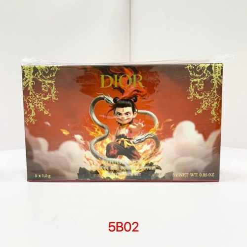 专/120 迪奥哪吒蓝金口红小样五件套！内含：1.5G*5。内含：999丝绒+720丝绒 777丝绒+772丝绒+888哑光。