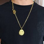 新品上架 Goro’S高桥吾郎金色银饼吊坠，高桥经典项链，顶级版本，认准独家拍摄，主攻高端市场 ，快手 Ins 小红书热门款，绝对区别普通版本！图片产品细节与Z