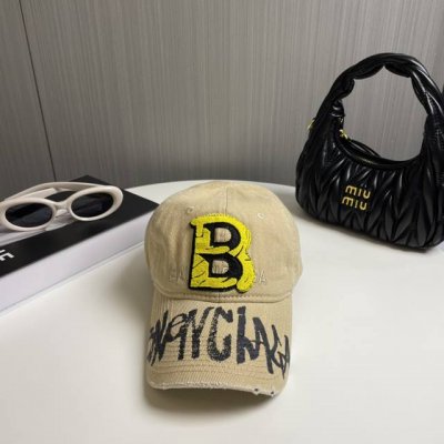 balenciaga巴黎世家新款刺绣Logo棒球帽 很酷的色系 男女佩戴都有不同Style 第一批抢先出货 巴黎粉必入款