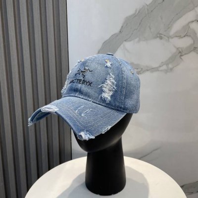 配防尘袋 始祖鸟 新款做旧破洞棒球帽 新款出货 大牌款超好搭配 赶紧入手