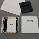 我们出品 C一圈字母项链 Z 6900，打造经典Logo，永不过时！每处都透露着高级，每个字母都上Cnc精雕机，精心工艺精雕而出，每个字母都非常清晰干净利落！上