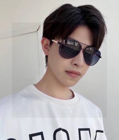 100。新款品牌：路易威登Lv ：高品质男士偏光太阳镜 材质：进口宝丽来偏光镜片、不锈钢合金镜框，质感超赞，男士开车必备品。