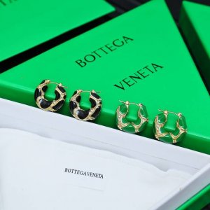 Bottega Venenta Bv 珐琅耳环 与众不同的设计 个性十足 颠覆你对传统耳环的印象 使其魅力爆灯