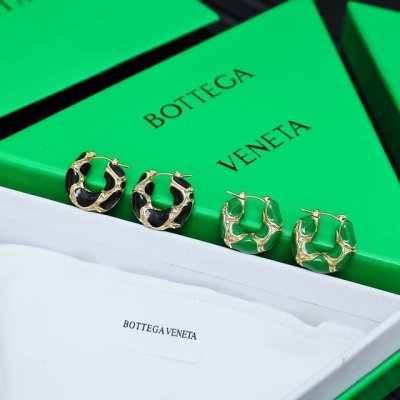 Bottega Venenta Bv 珐琅耳环 与众不同的设计 个性十足 颠覆你对传统耳环的印象 使其魅力爆灯