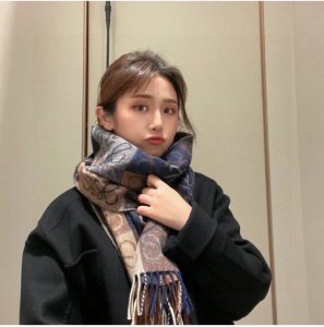 顶级原单男女款罗意威很幸運拿到這個品牌的東西，真的不多見，很少在國內做訂單，款式真的少的可怜羅意威作為西班牙的頂尖奢侈品牌，秉承傳統，技藝，熱誠，散髮獨特的西班
