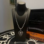 新款 专柜品质 Chrome Hearts克罗心 经典复古十字花球项链 心型骷髅头吊坠 凹凸造型不同的花纹设计风格 呈现出与众不同 十字架 童军花是克罗心的志
