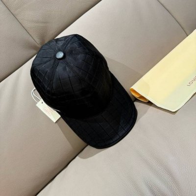 配包装布袋 Lv路易威登新款原单棒球帽 格纹织带 1:1开模订制 原版帆布面料+头层牛皮 格纹风格简约帅气 质量超赞 基础头围56 贴片可调节